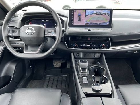 Used 2025 Nissan Rogue SL w/ Tech Package AWD/4WD image 3