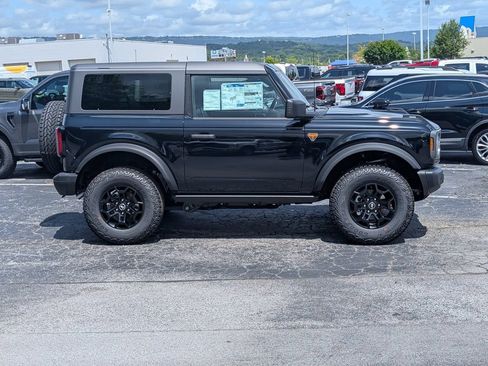 New 2026 Ford Bronco Badlands AWD/4WD image 3