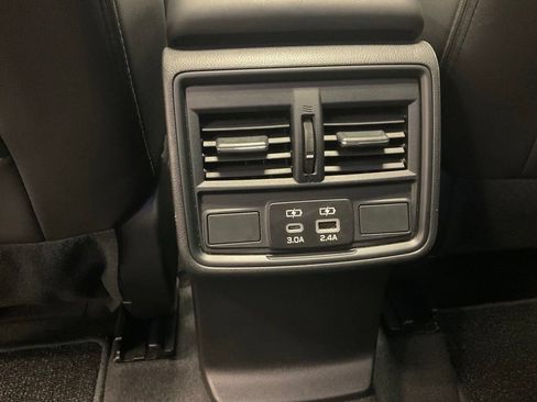 Used 2025 Subaru Forester Premium AWD/4WD image 36
