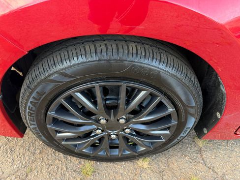 Used 2018 Toyota Corolla LE image 26