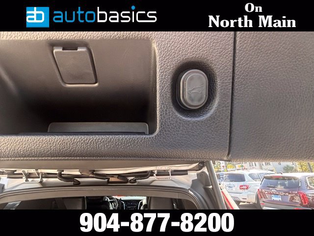 Used 2018 Cadillac Escalade Platinum RWD image 33