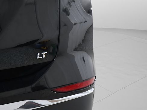 Used 2020 Chevrolet Equinox LT w/ Midnight Edition image 34