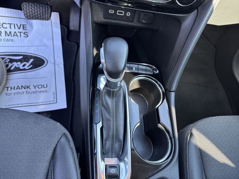 Used 2022 Buick Encore GX Select image 12