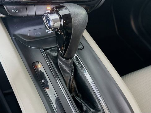 Used 2022 Honda HR-V LX image 23