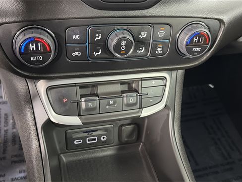 Used 2022 GMC Terrain SLT image 23
