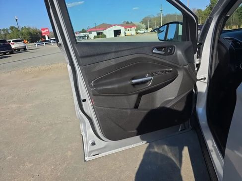 Used 2016 Ford Escape SE image 33