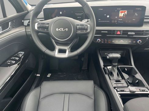 New 2025 Kia K5 EX image 9
