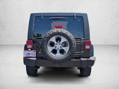 Used 2017 Jeep Wrangler Unlimited Sahara AWD/4WD image 7