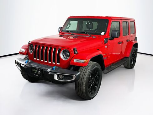 Used 2023 Jeep Wrangler Unlimited Sahara w/ Cold Weather Group AWD/4WD image 3