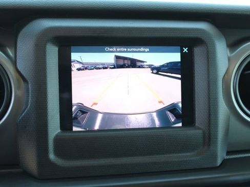 Used 2022 Jeep Gladiator Willys image 29