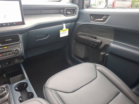 New 2025 Ford Maverick Lariat w/ Black Appearance Package image 11