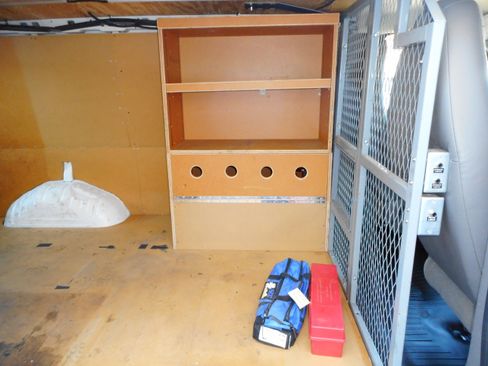 Used 2015 Chevrolet Express 3500 RWD 3500 6.0 V8 Cargo Van 1 Ow image 21