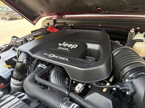 Used 2021 Jeep Wrangler Unlimited Sport AWD/4WD image 28