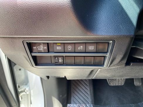 Used 2025 Toyota Tundra SR5 w/ SR5 Premium Package AWD/4WD image 13