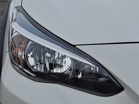 Used 2022 Subaru Crosstrek 2.5i Sport w/ Moonroof Package image 10