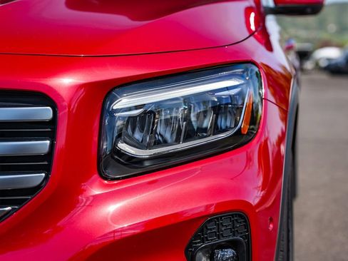 New 2026 Mercedes-Benz GLB 250 4MATIC image 2