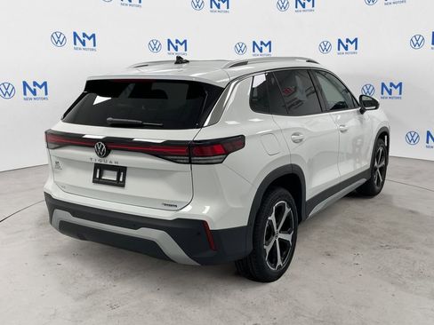 New 2025 Volkswagen Tiguan SE image 5