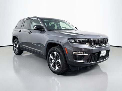 Used 2023 Jeep Grand Cherokee 4WD 4xe w/ Luxury Tech Group II image 3