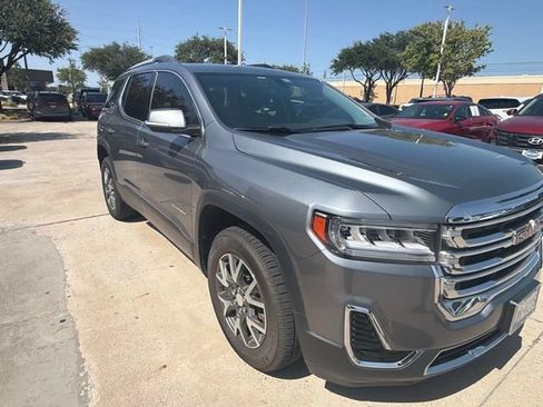 Used 2020 GMC Acadia SLE w/ Driver Convenience Package FWD image 4