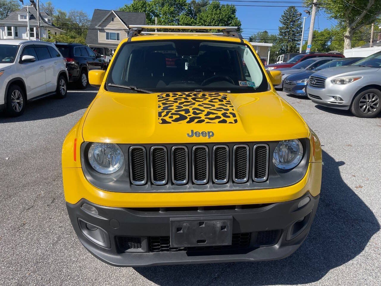 Used 2017 Jeep Renegade Latitude AWD/4WD image 3