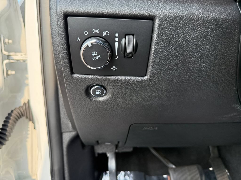 Used 2019 Jeep Grand Cherokee Limited w/ Trailer Tow Group IV AWD/4WD image 26