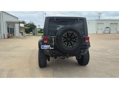 Used 2015 Jeep Wrangler Unlimited Rubicon w/ Dual Top Group AWD/4WD image 7
