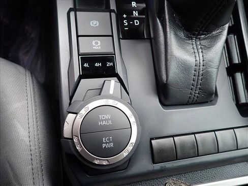 Used 2024 Toyota Tacoma SR5 AWD/4WD image 15