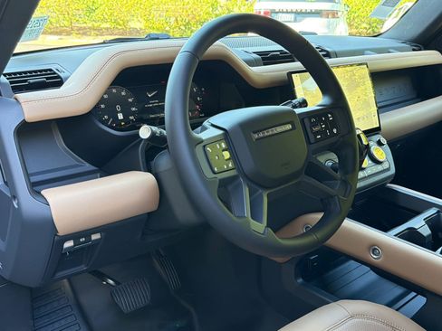New 2026 Land Rover Defender 110 S image 4
