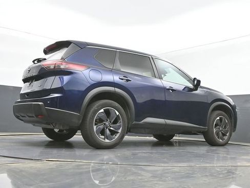 Used 2024 Nissan Rogue SV FWD image 39