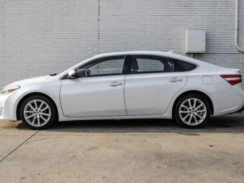 Used 2015 Toyota Avalon Limited FWD image 11