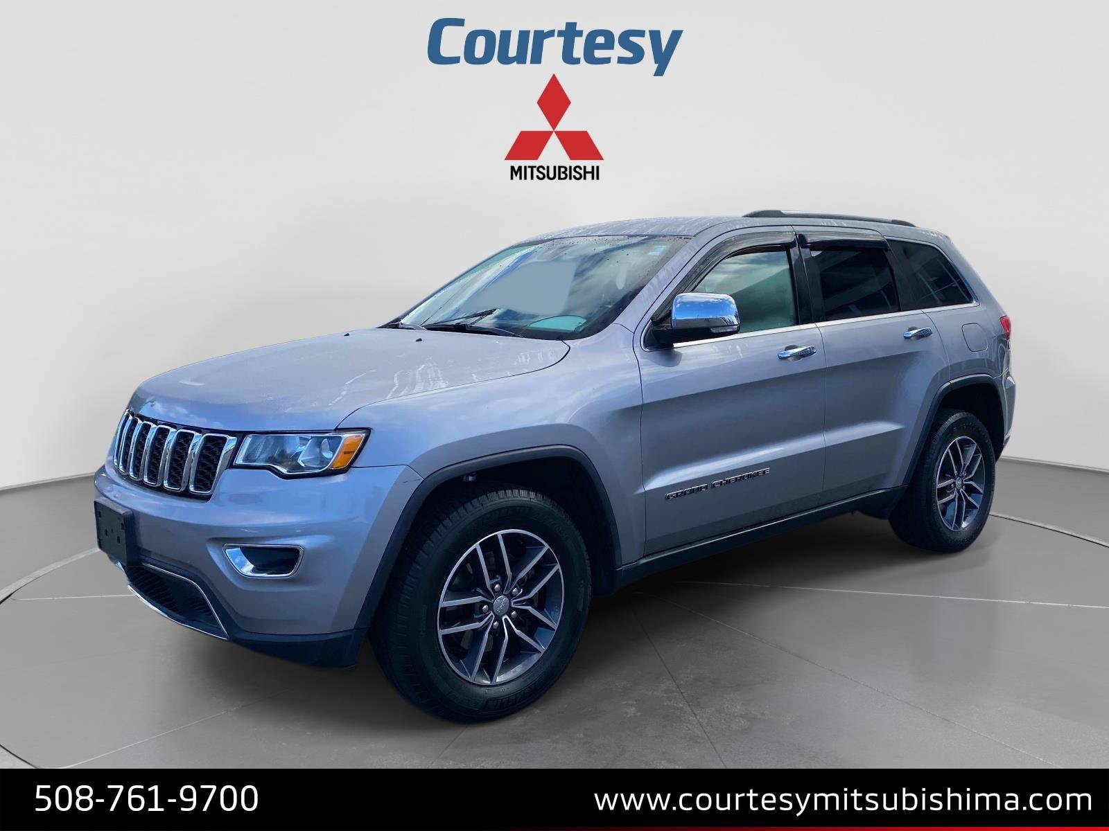 Used 2018 Jeep Grand Cherokee Limited AWD/4WD image 1