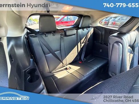Used 2021 Toyota Highlander XLE AWD/4WD image 30