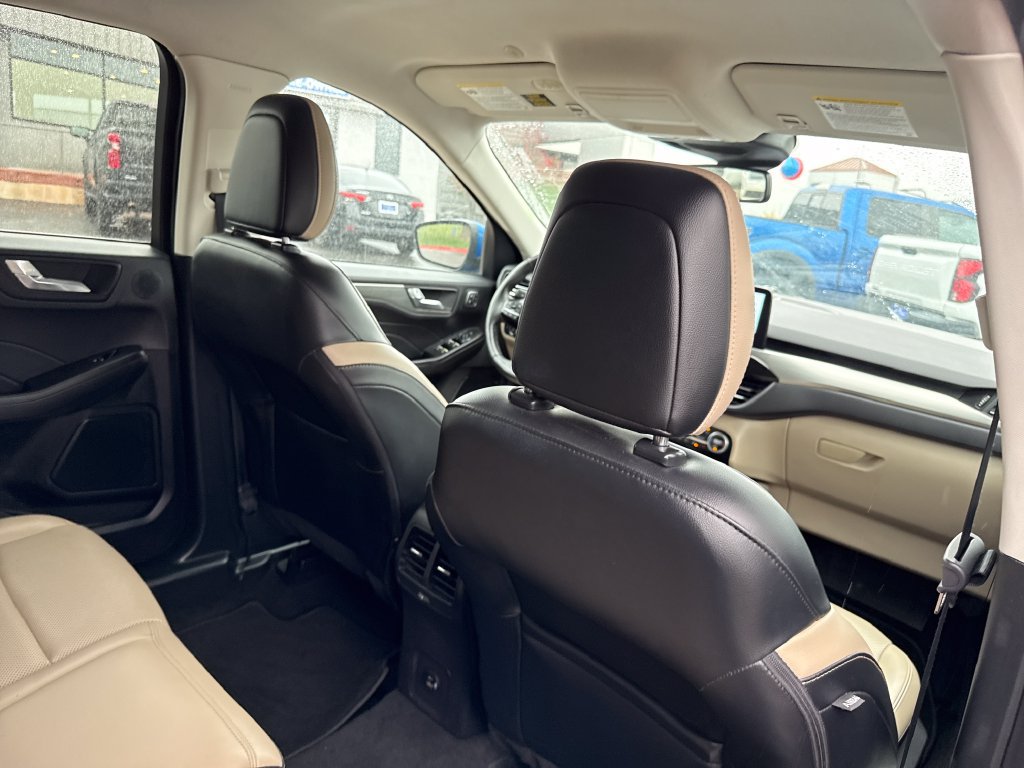 Used 2021 Ford Escape Titanium AWD/4WD image 26