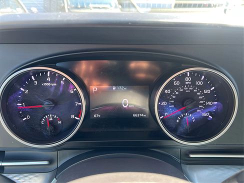 Used 2022 Kia Carnival LX FWD image 15
