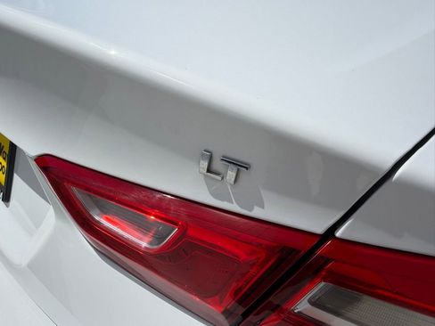 Used 2023 Chevrolet Malibu LT FWD image 12