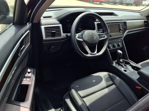 Used 2023 Volkswagen Atlas SE FWD image 4