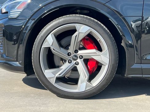 Used 2024 Audi Q8 e-tron Prestige w/ Prestige Package image 24