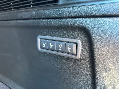 Used 2023 Jeep Wagoneer L Series II image 10