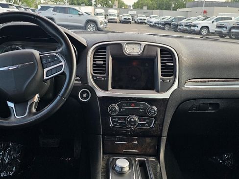 Used 2022 Chrysler 300 Touring L w/ Comfort Group AWD/4WD image 12