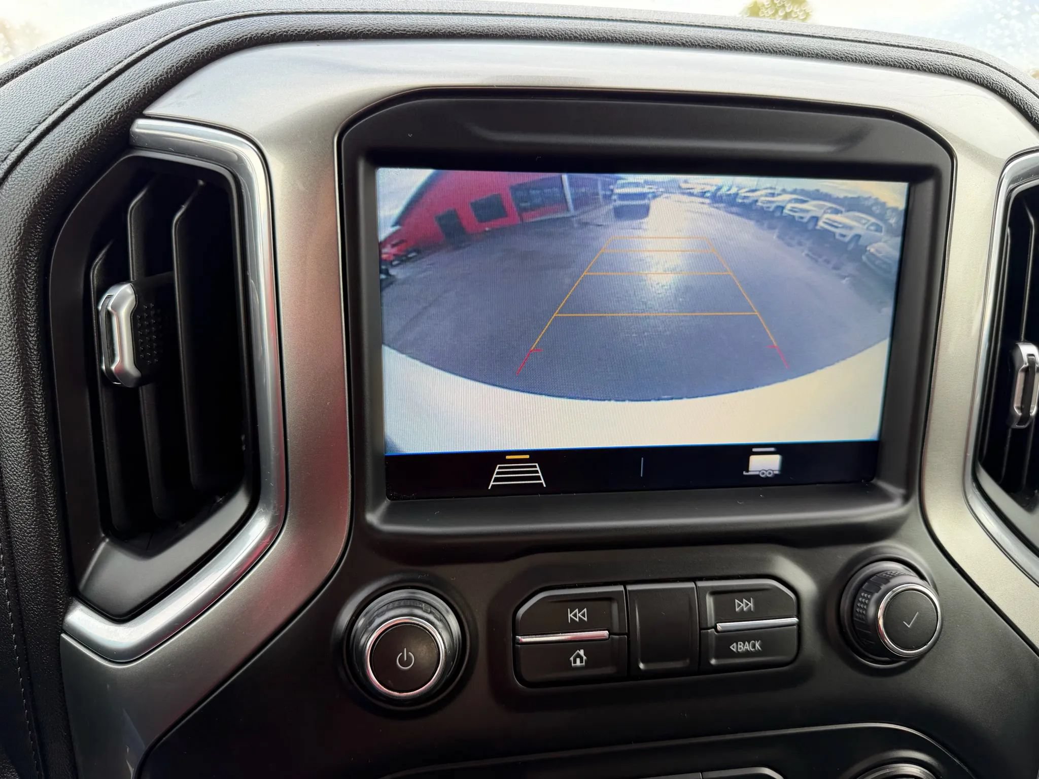 Used 2021 Chevrolet Silverado 1500 LT w/ Z71 Off-Road Package AWD/4WD image 9
