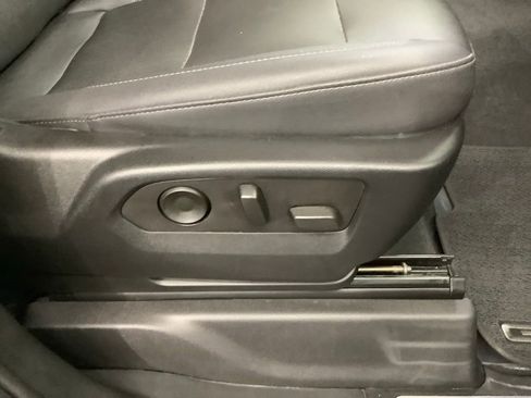 Used 2022 GMC Sierra 1500 SLT w/ X31 Off-Road Package image 25