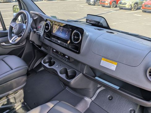 New 2025 Mercedes-Benz Sprinter 2500 image 37