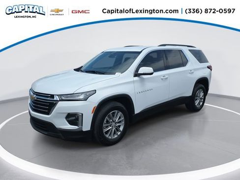 Used 2023 Chevrolet Traverse LT FWD image 1