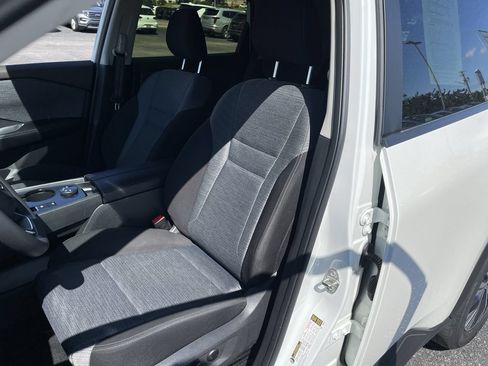 Used 2023 Nissan Rogue SV AWD/4WD image 18