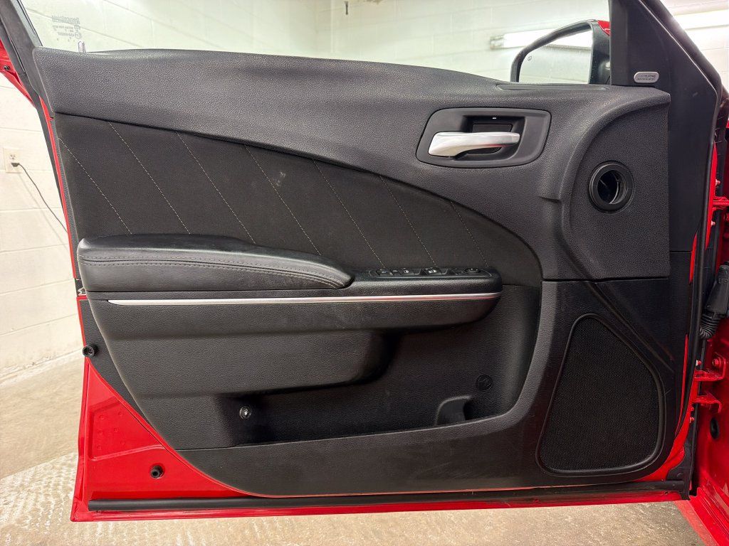 Used 2018 Dodge Charger R/T RWD image 16
