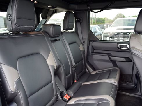Used 2025 Ford Bronco Outer Banks AWD/4WD image 21