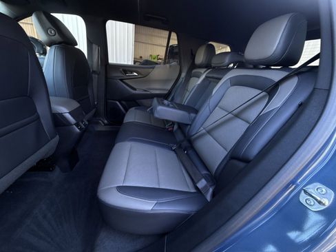 Used 2025 Chevrolet Equinox LT w/ Convenience Package II image 24