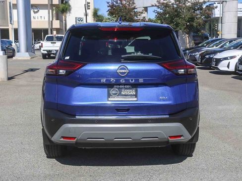 Used 2023 Nissan Rogue SV FWD image 7