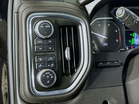 Used 2022 GMC Sierra 2500 AT4 w/ AT4 Premium Plus Package image 11