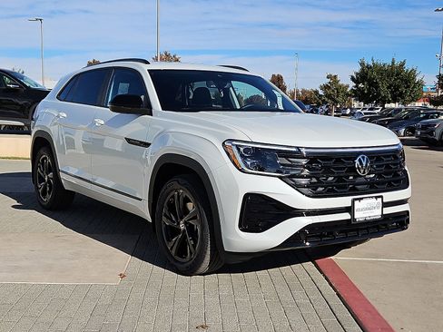 New 2026 Volkswagen Atlas Cross Sport SEL R-Line image 5